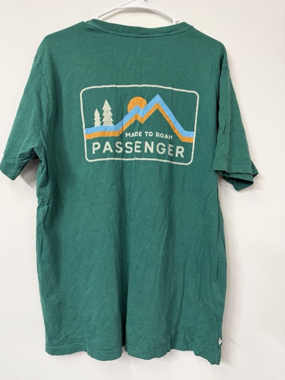 Passenger Made To Roam Men's Medium Green Short Sleeve Outdoor Hiking Tee‎ Shirt
